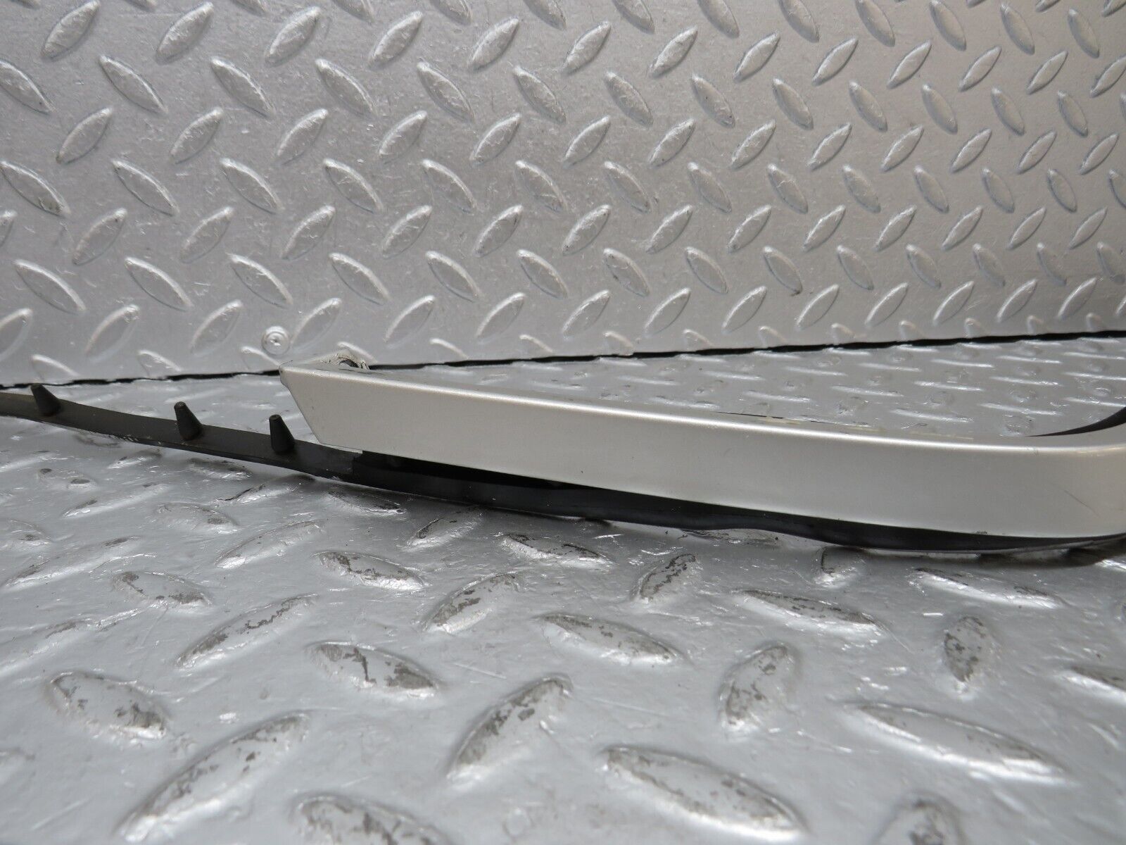 39694 Mercedes-Benz R129 320SL Coupe Right Headlight Lower Trim 1298260677 1298260877