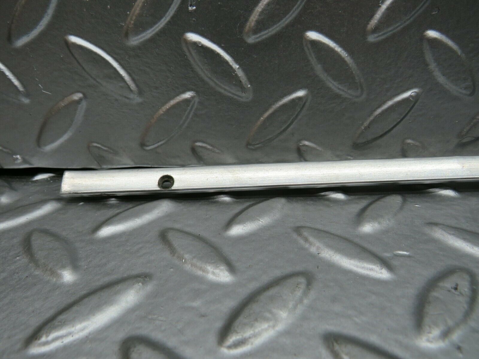 22736 Mercedes-Benz C107 450SLC Coupe Sunroof Chrome Trim