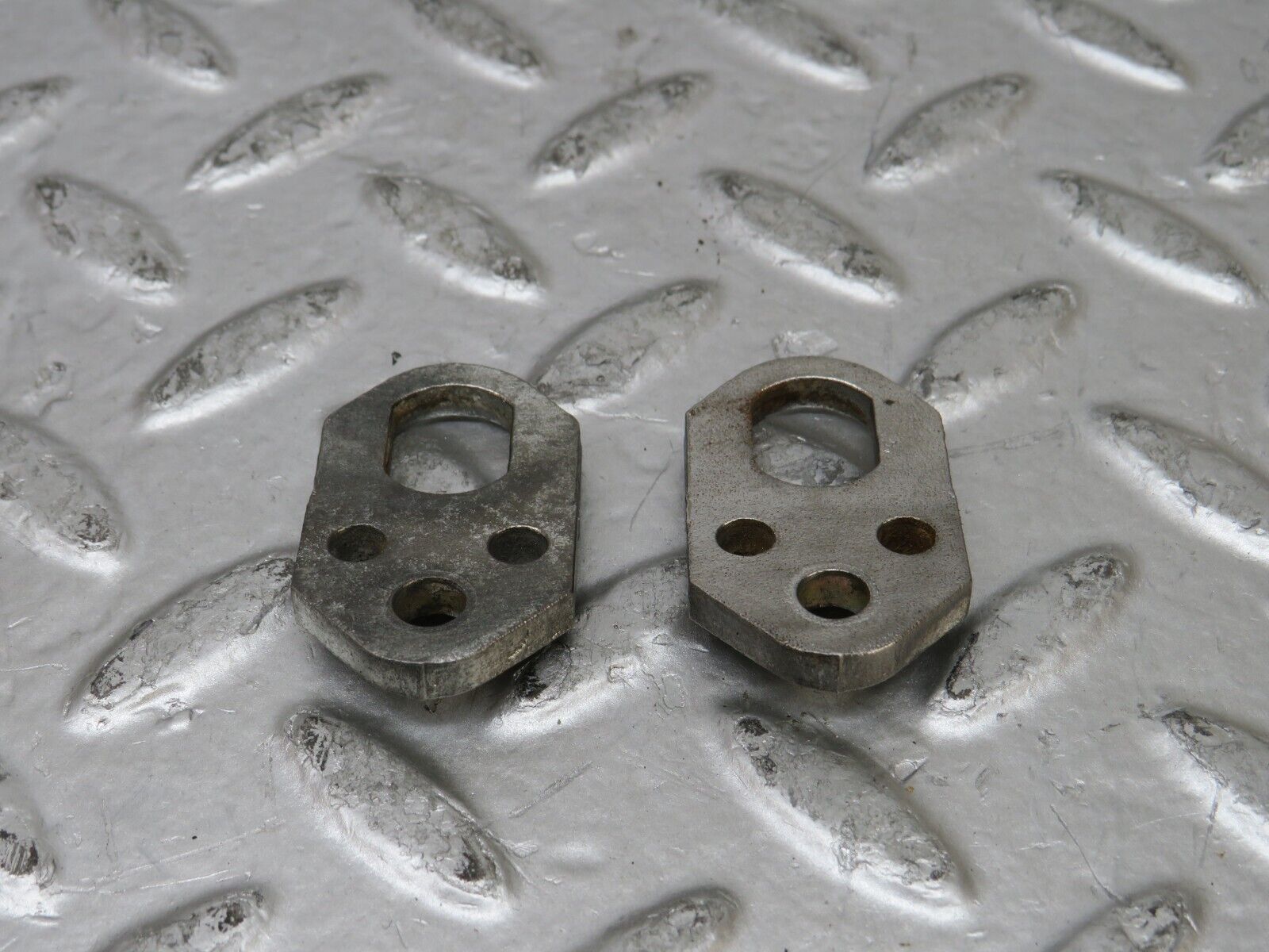 26257 Mercedes-Benz W116 450SE Fuel Injector Bracket 2 pcs