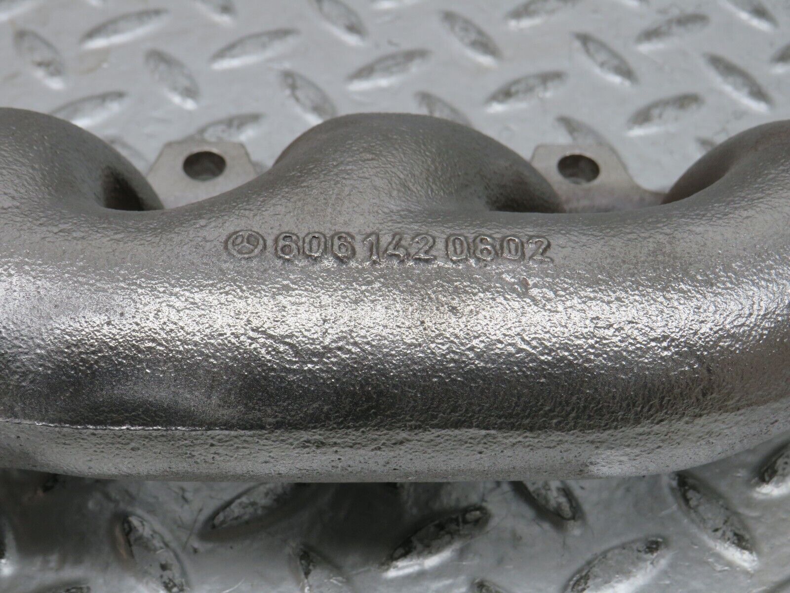 27680 Mercedes-Benz S124 300TE Wagon Exhaust Manifold Cylinder 4-6 6061420802