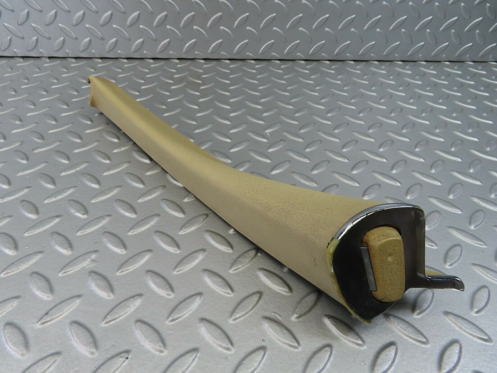 7228 Mercedes-Benz W116 450SE Front Right Door Interior Trim