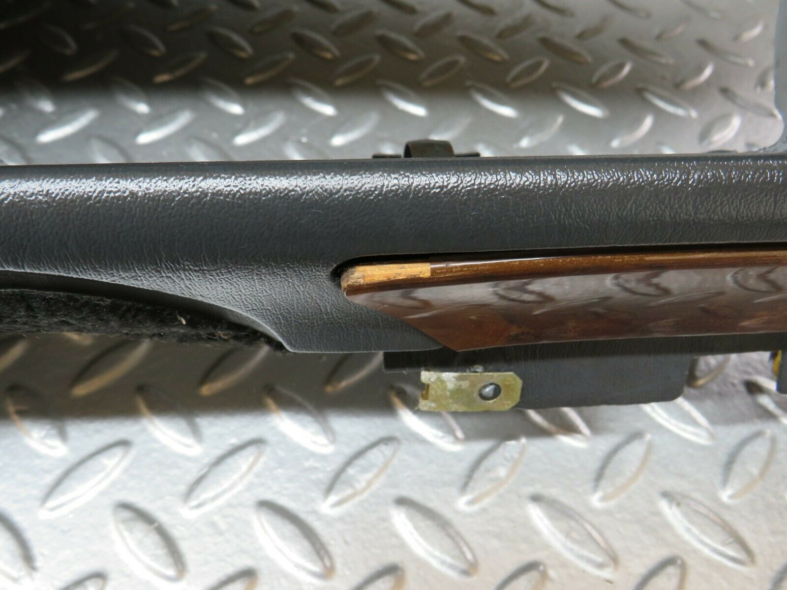 24255 Mercedes-Benz S124 220TE Wagon Dashboard Black