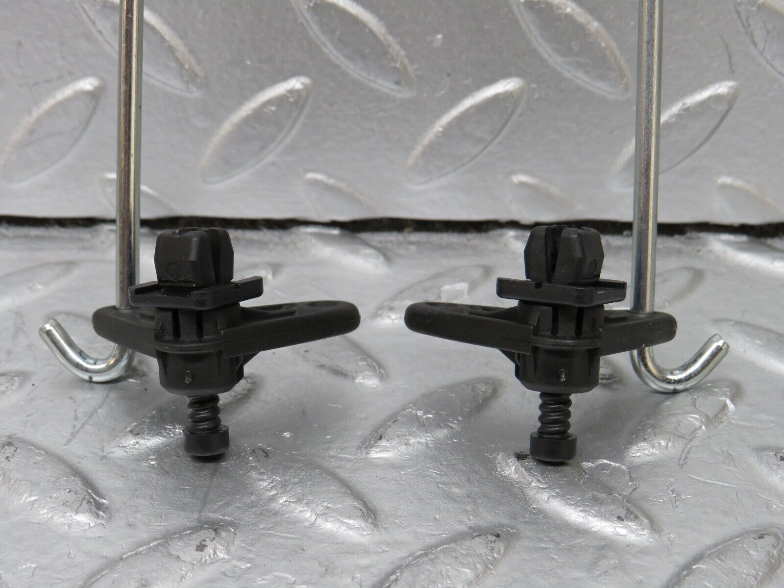 34749 Mercedes-Benz W210 320E Rear Door Lock Knob Pair 2107300221