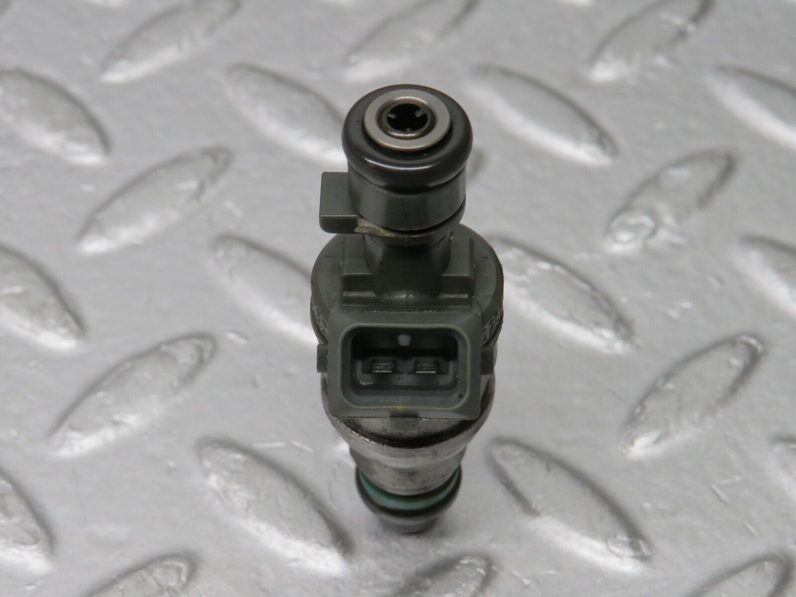 38141 Mercedes-Benz A124 320E Cabriolet Fuel Injector Bosch 0280155209 0000787323