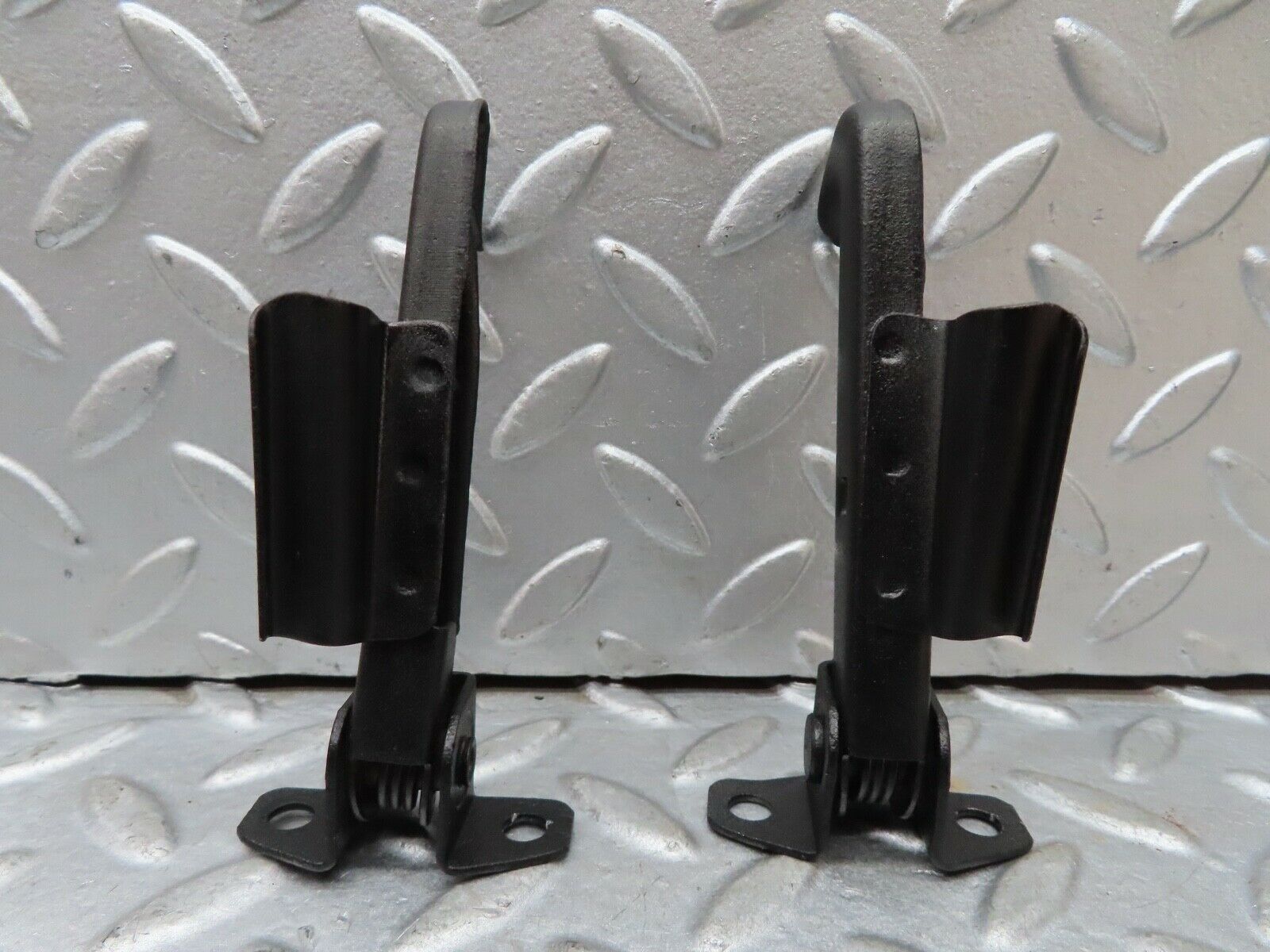 17831 Mercedes-Benz W116 450SEL Bonnet Safety Latch