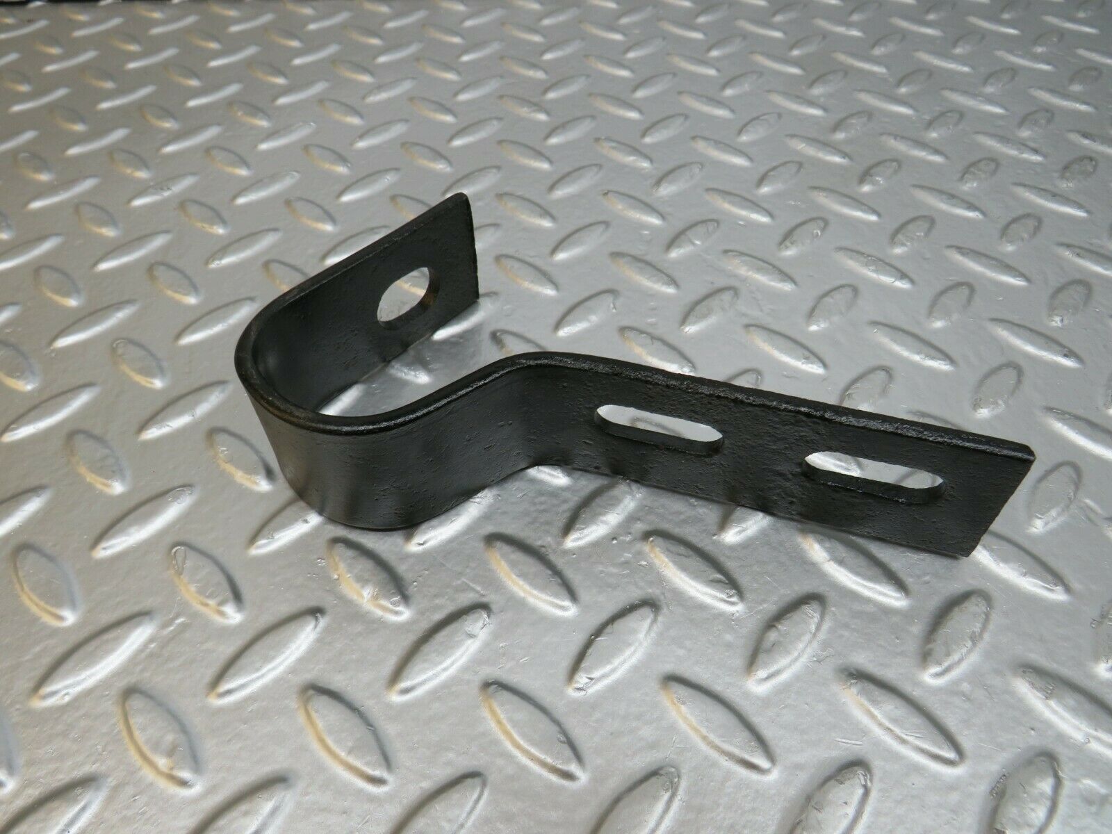 24565 Mercedes-Benz W108 Front Bumper Bracket