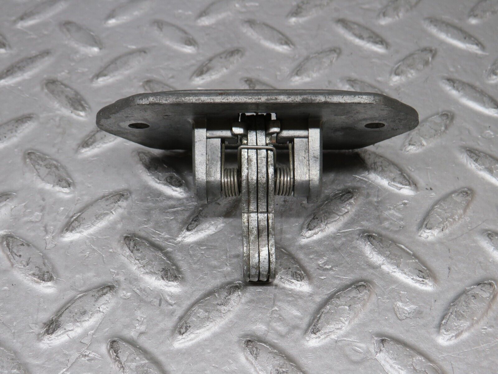 37320 Mercedes-Benz W109 300SEL Trunk Lock Latch