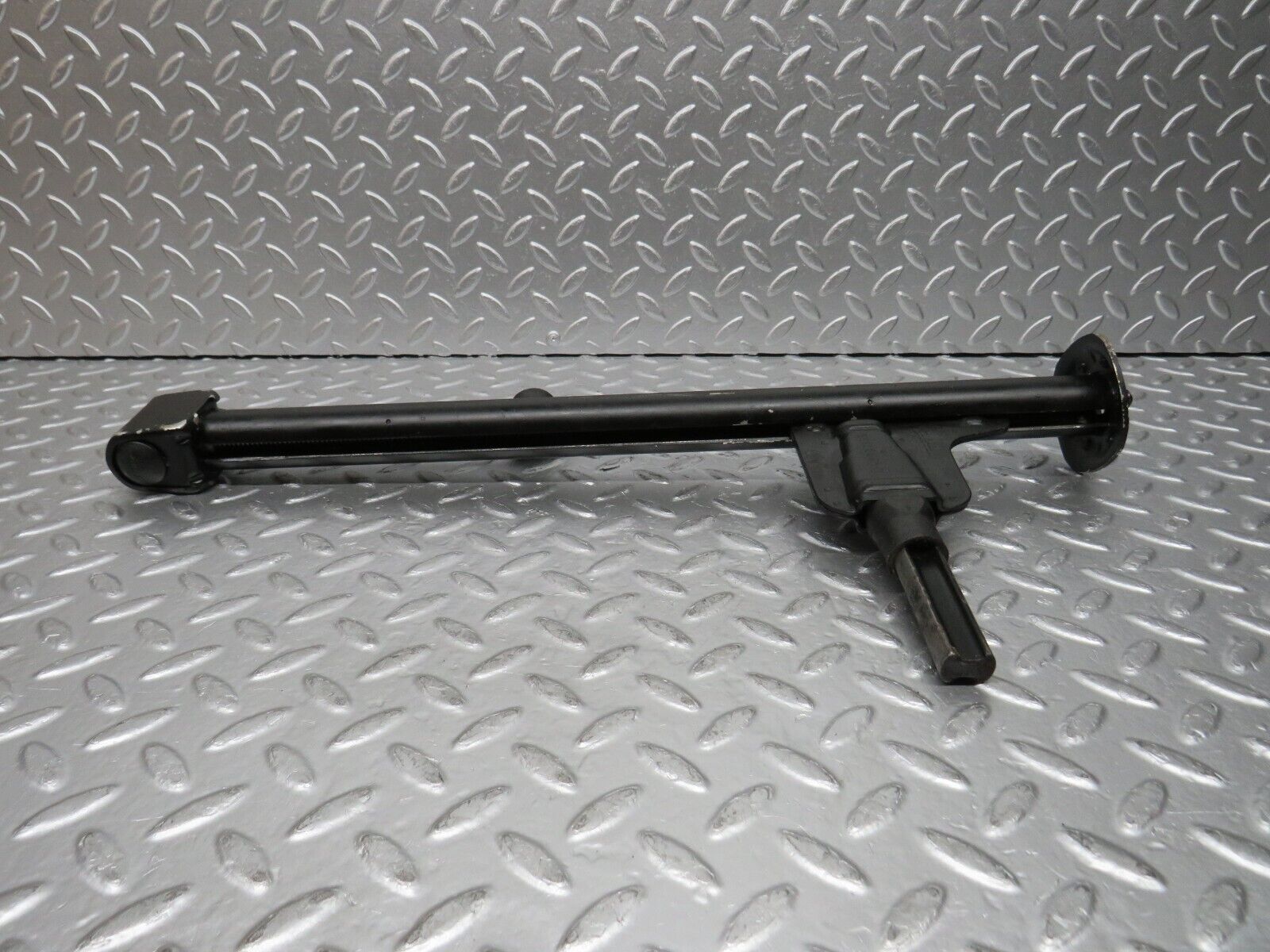 30440 Mercedes-Benz W124 230E Car Jack 1245831115