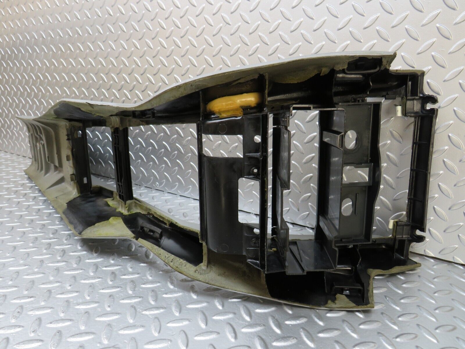 25884 Mercedes-Benz W124 280E Centre Console Grey