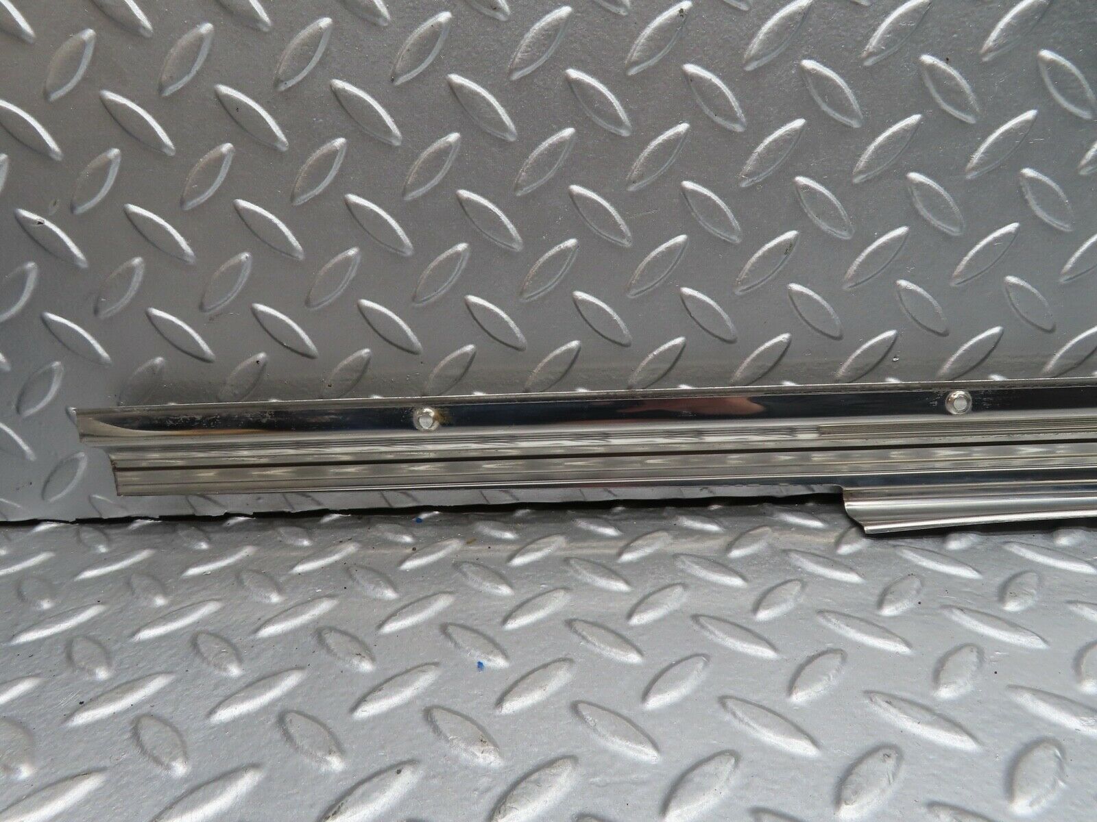 20818 Mercedes-Benz W114 250CE Coupe Right Door Sill Chrome