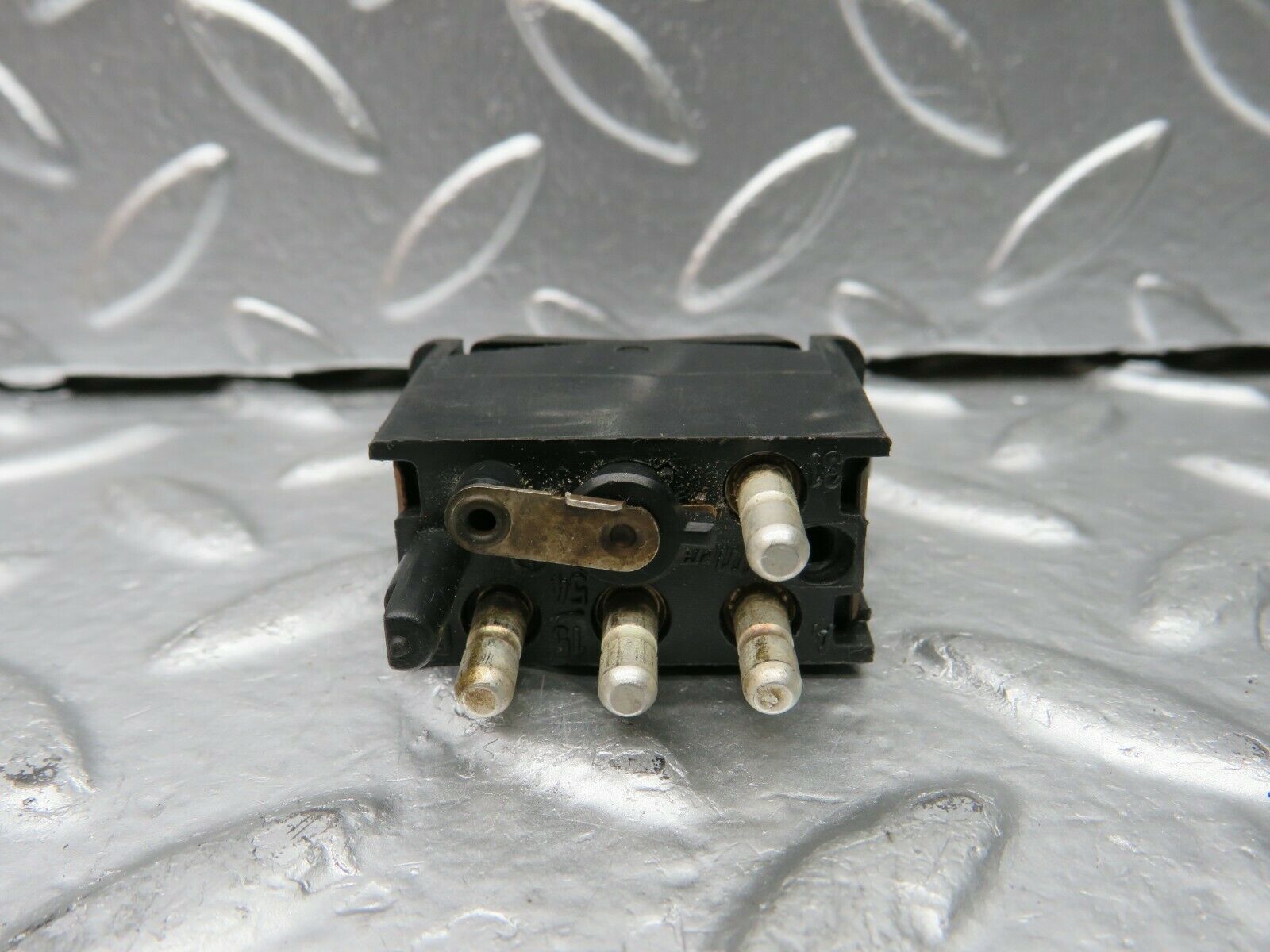 22779 Mercedes-Benz C107 450SLC Coupe Rear Heated Window Switch 0008206010