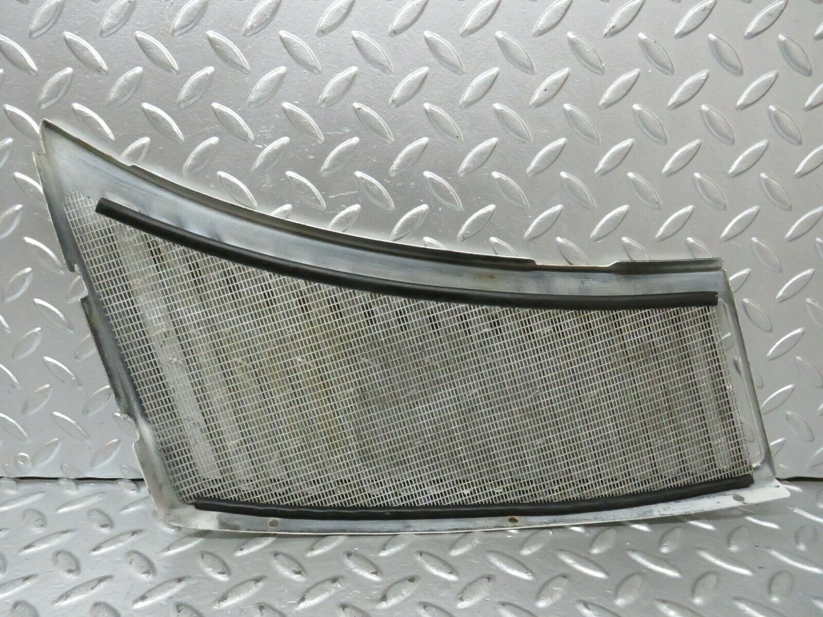 23741 Mercedes-Benz C107 450SLC Coupe Air Intake Grill Left Side
