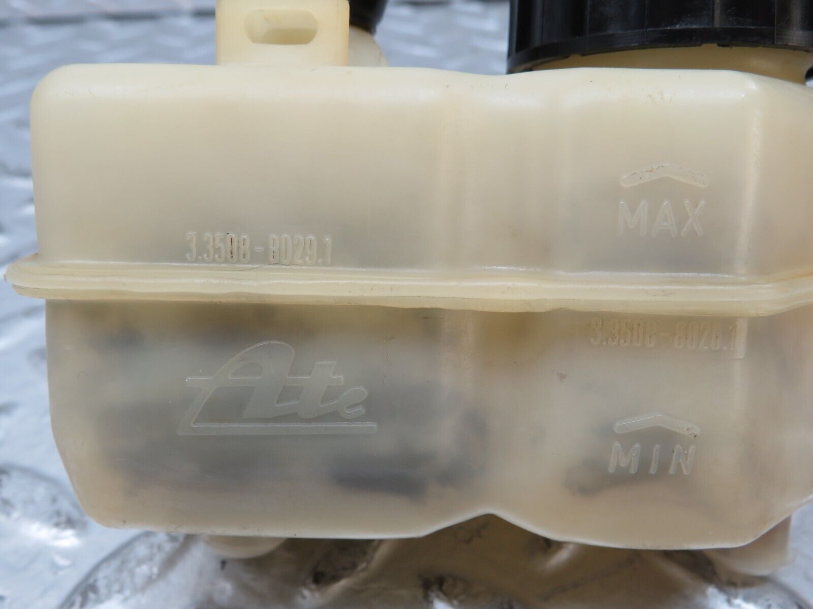 26147 Mercedes-Benz W116 450SE Brake Fluid Reservoir Tank ATE 3.3508