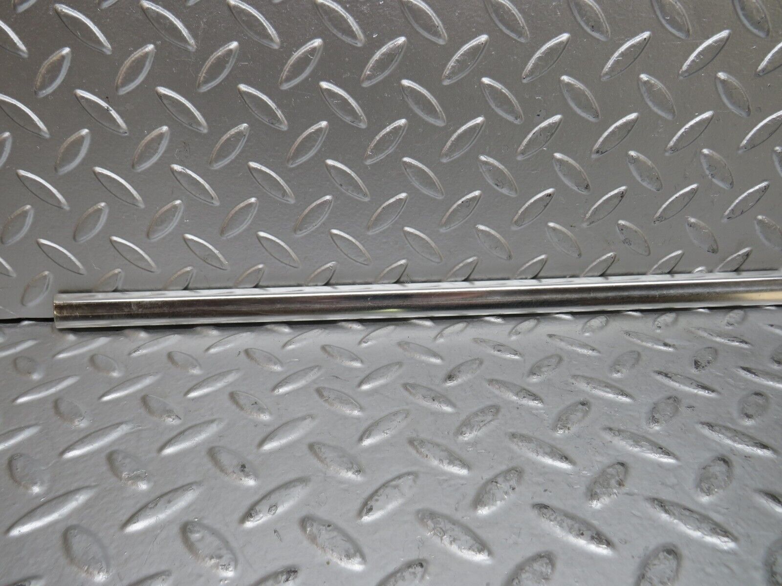 28882 Mercedes-Benz W123 230E Rear Left Door Chrome Moulding Trim