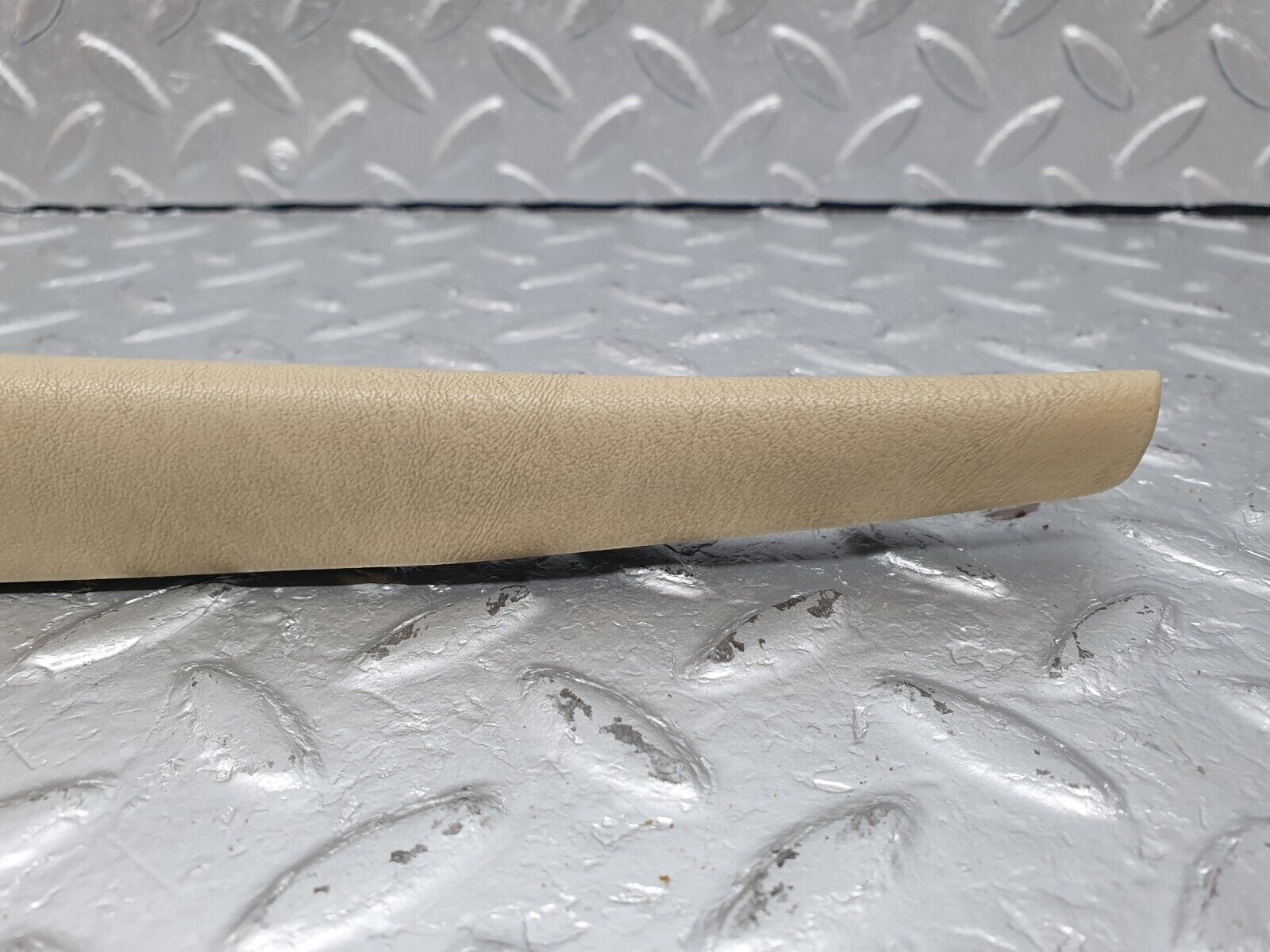 40932 Mercedes-Benz W126 300SE Front Left Door Interior Trim Beige