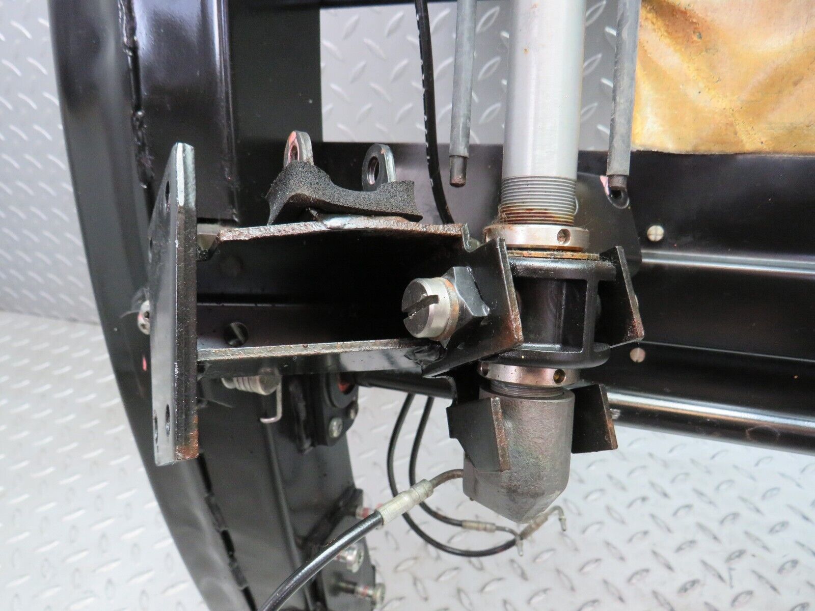 38181 Mercedes-Benz A124 320E Cabriolet Rear Headrest Complete Mechanism 1248600632 1248601032