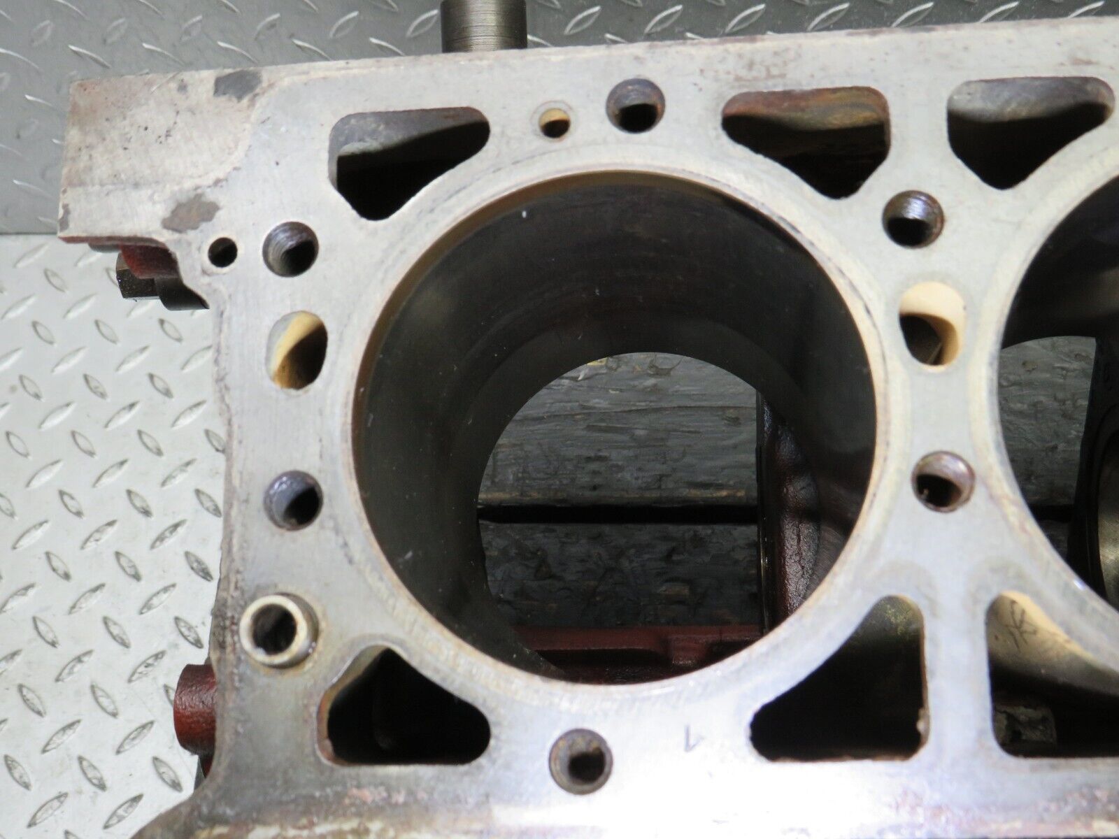 37675 Mercedes-Benz W109 300SE Engine Block M116.981 1160110601