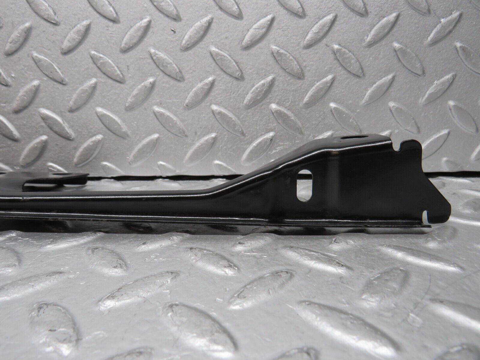 37788 Mercedes-Benz A124 320E Cabrio Rear Right Window Upper Support Bracket