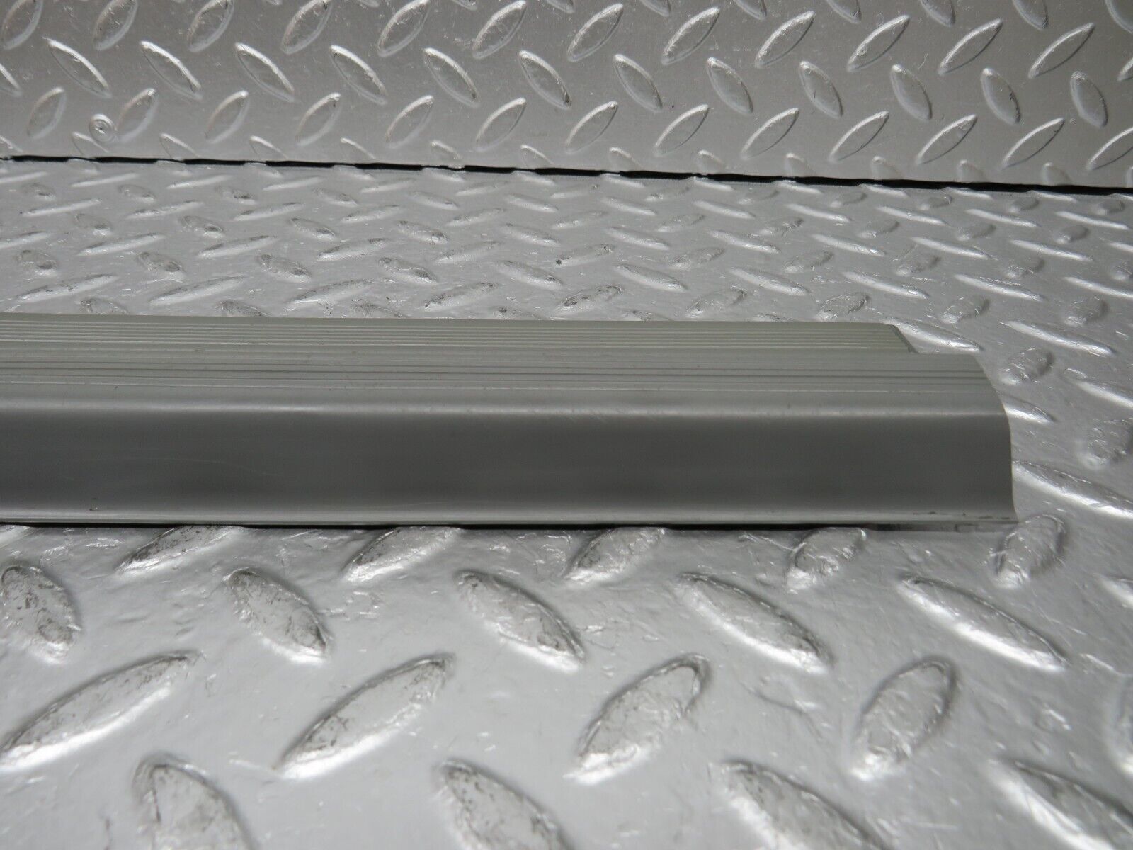 32318 Mercedes-Benz S124 300TE Wagon Rear Right Door Sill Trim