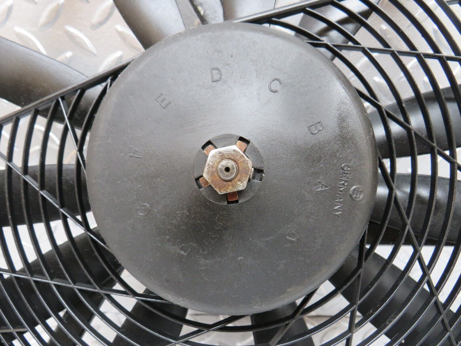 32430 Mercedes-Benz S124 300TE Wagon Engine Cooling Fan