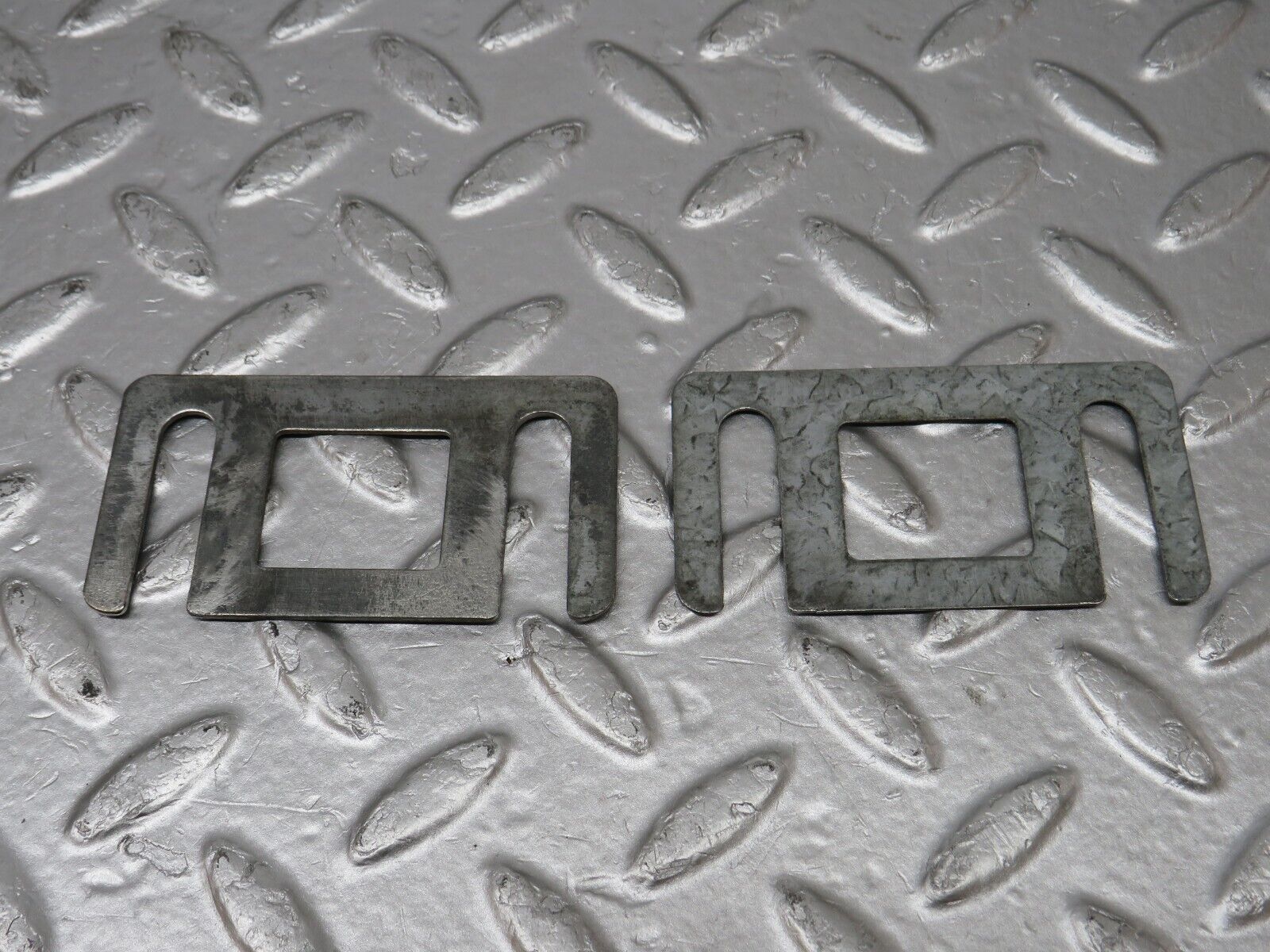 34424 Mercedes-Benz C126 380SEC Coupe Door Lock Latch Right Side