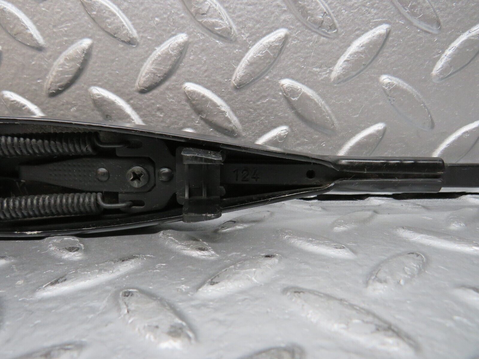 31495 Mercedes-Benz S124 220TE Wagon Wiper Arm Bosch