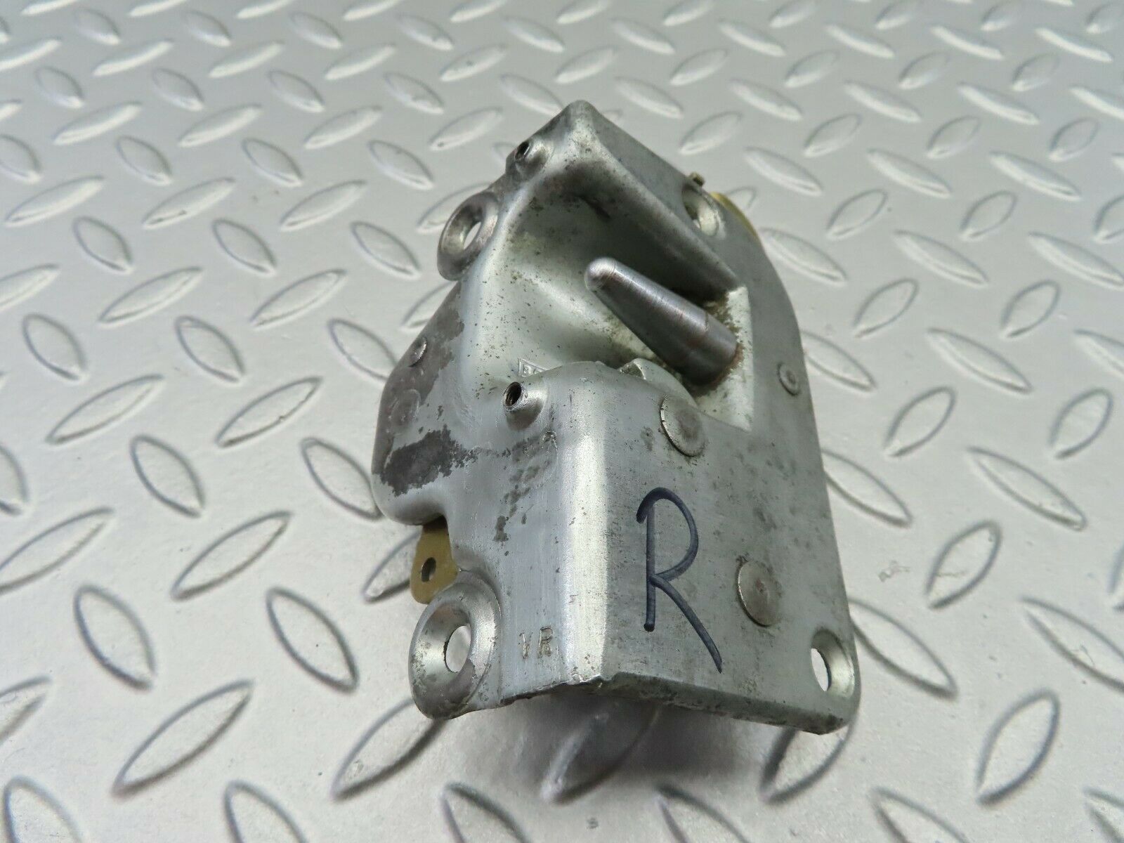 6872 Mercedes-Benz C107 350SLC Coupe Right Door Lock Mechanism