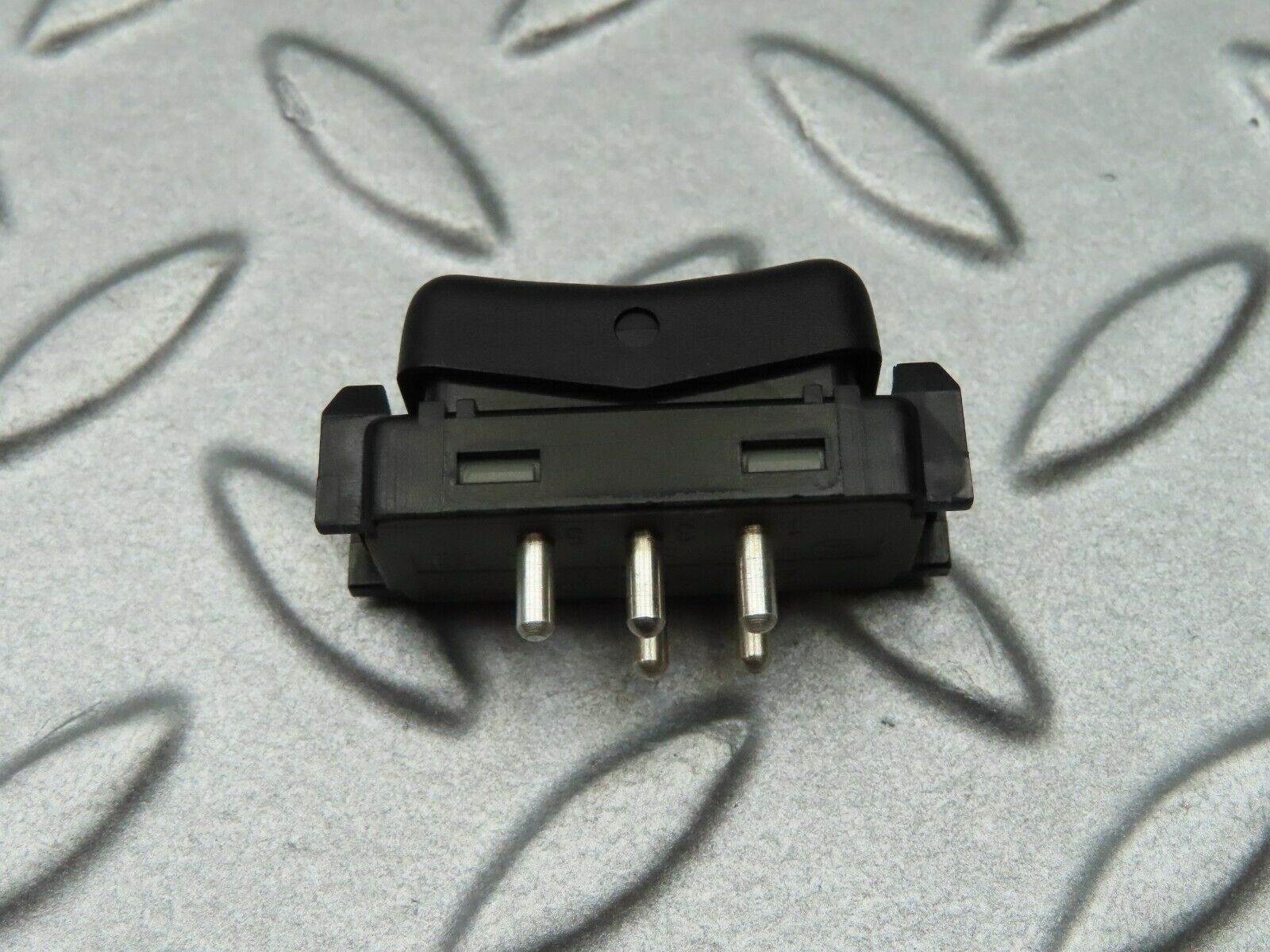 5346 Mercedes-Benz W124 230E Rear Windscreen Defroster Switch 1298207410