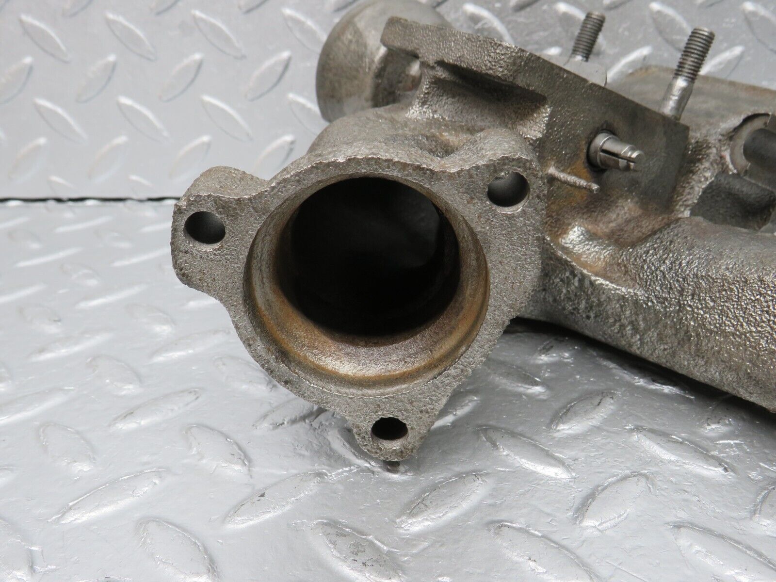 40425 Mercedes-Benz W110 230 Exhaust Manifold 1081420102 1801430207