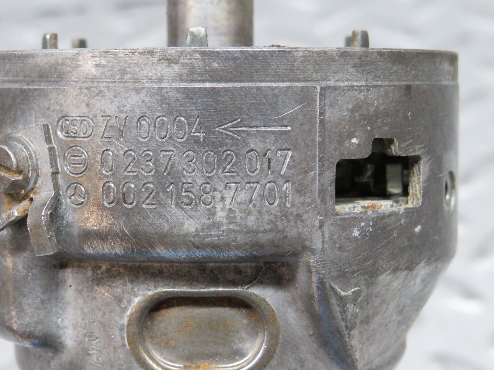28097 Mercedes-Benz W123 280E Ignition Distributor Bosch 0021587701 0237302017