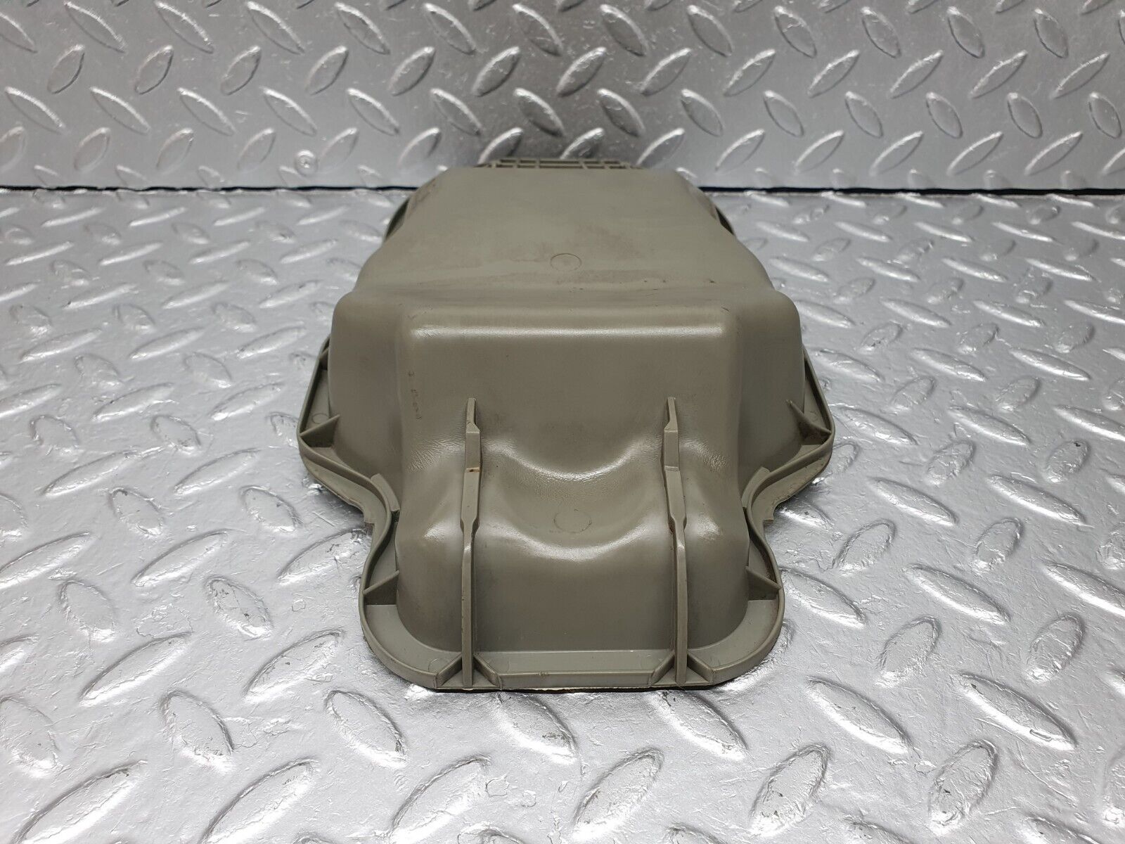 40724 Mercedes-Benz W123 300D Headlight Back Cover