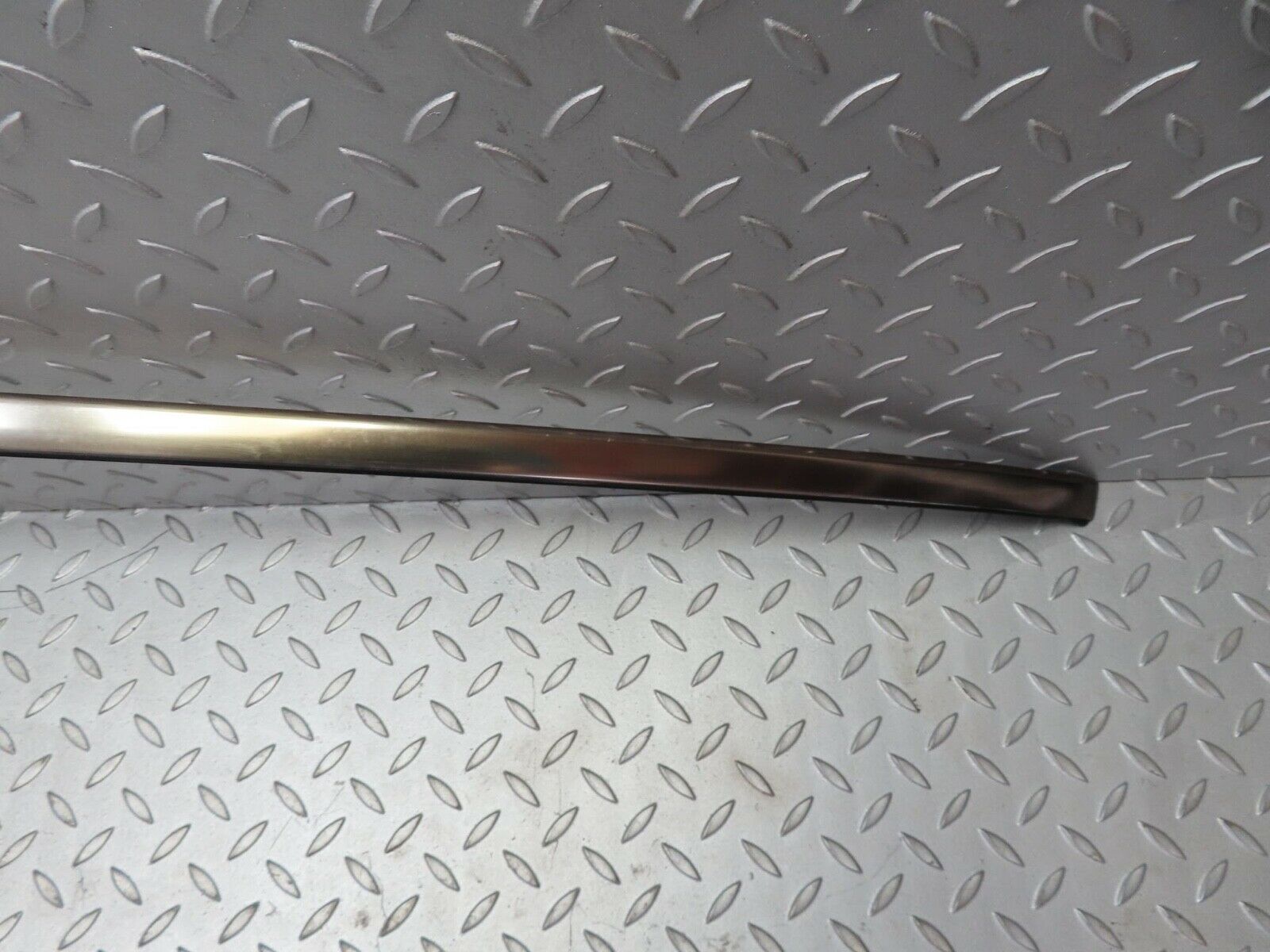 16509 Mercedes-Benz W124 260E Roof Chrome Left Side