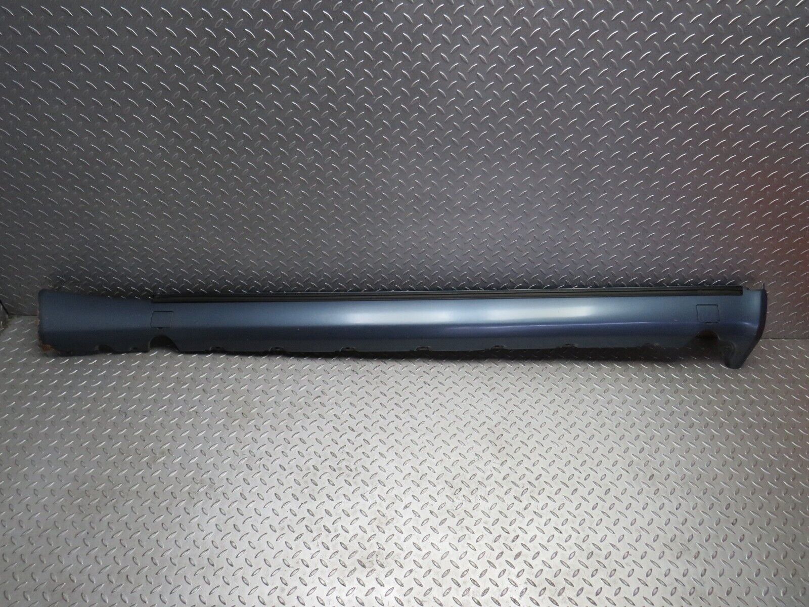 31917 Mercedes-Benz S124 220TE Wagon Side Skirt Left Side 1246902340