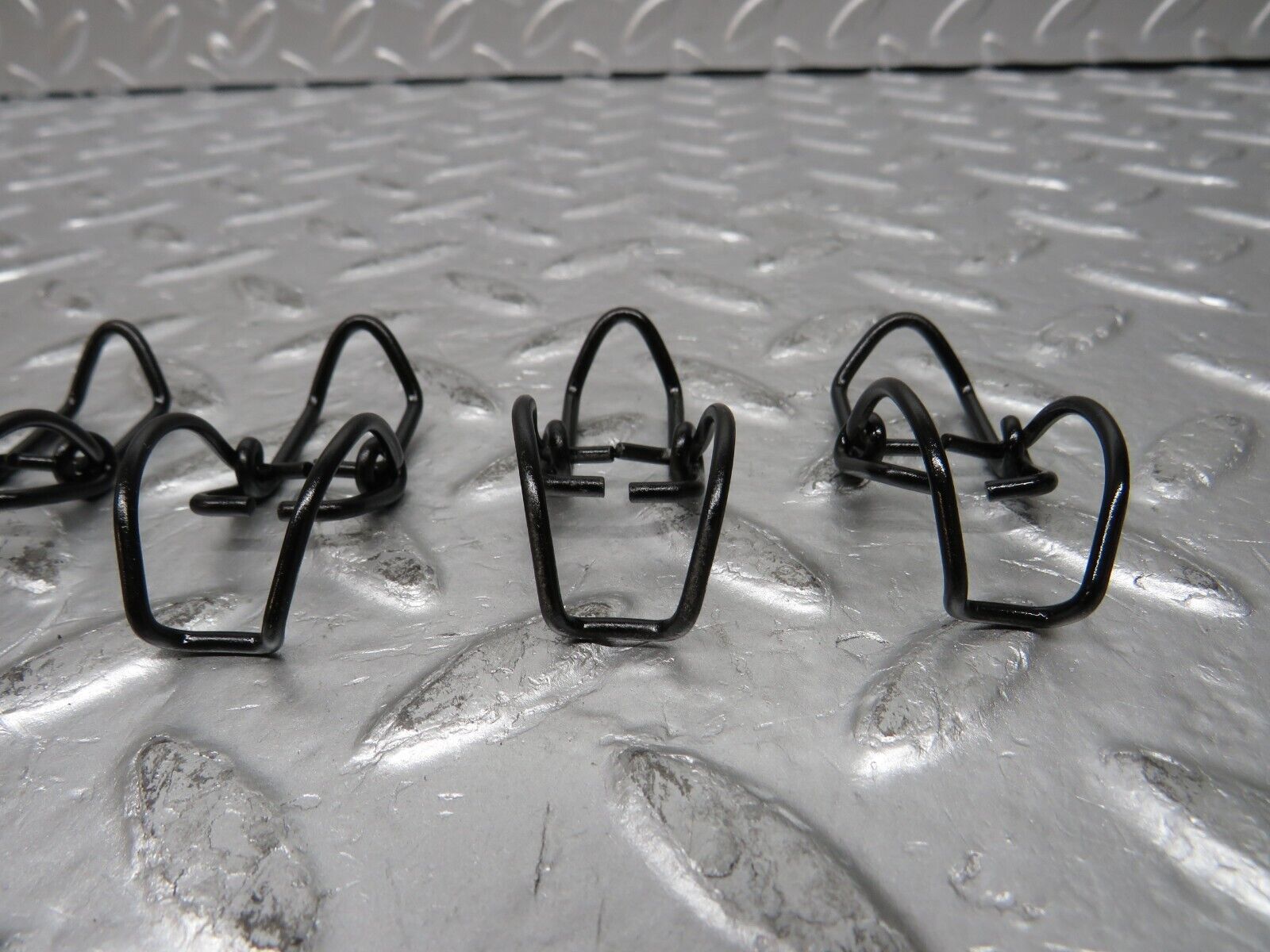 31528 Mercedes-Benz S124 220TE Wagon Air Filter Box Housing Clip Set 7x