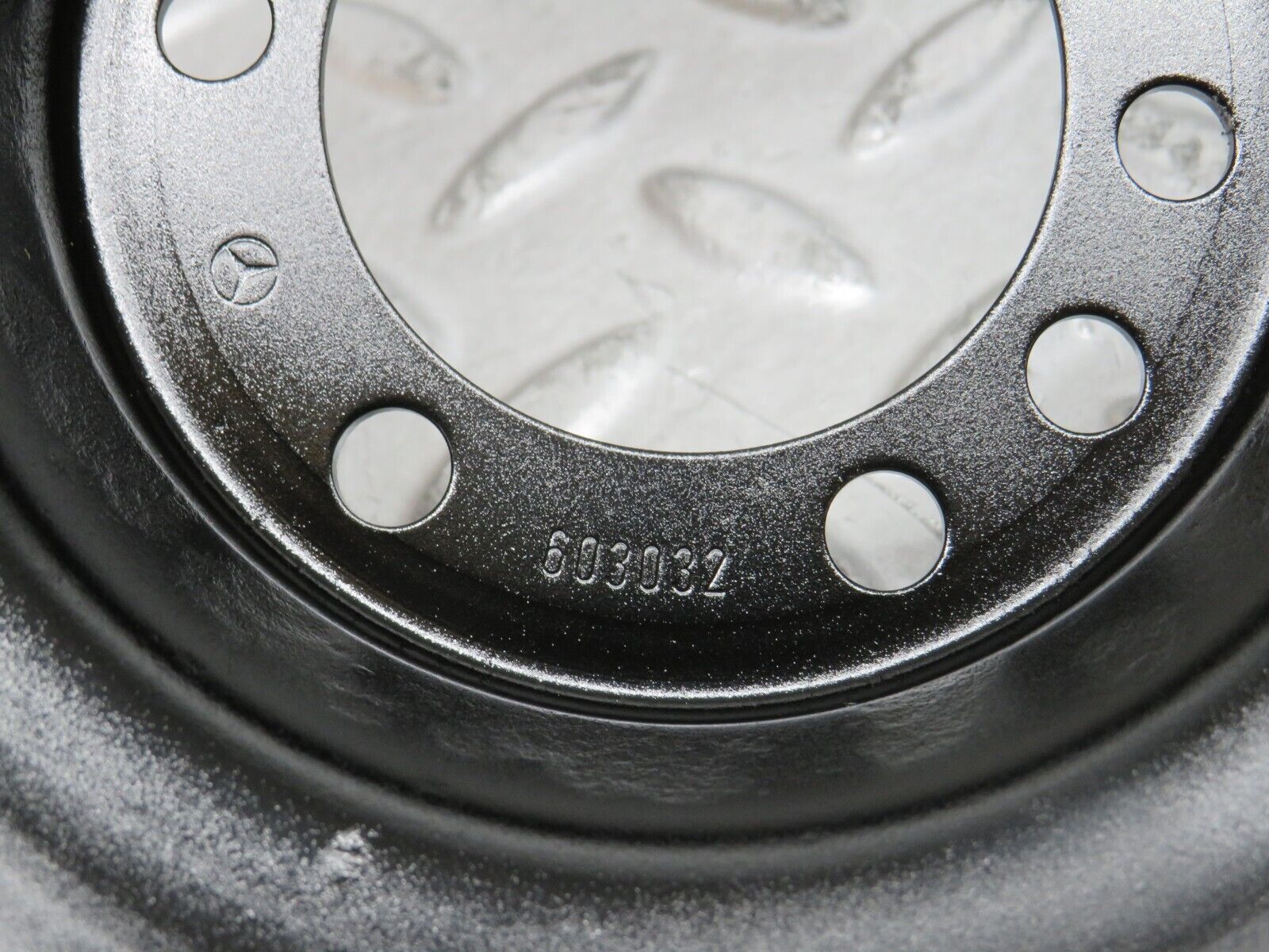 29514 Mercedes-Benz W124 230E Crankshaft Pulley 6030320204