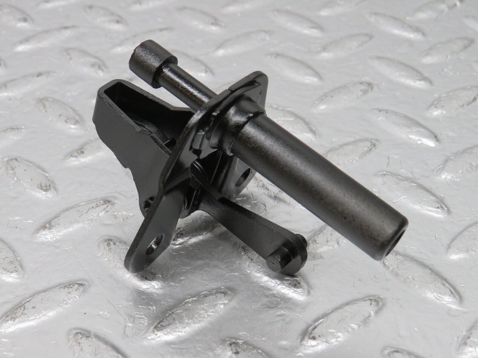 33789 Mercedes-Benz W201 190E 2.0L Bonnet Lock Catch 2018800260