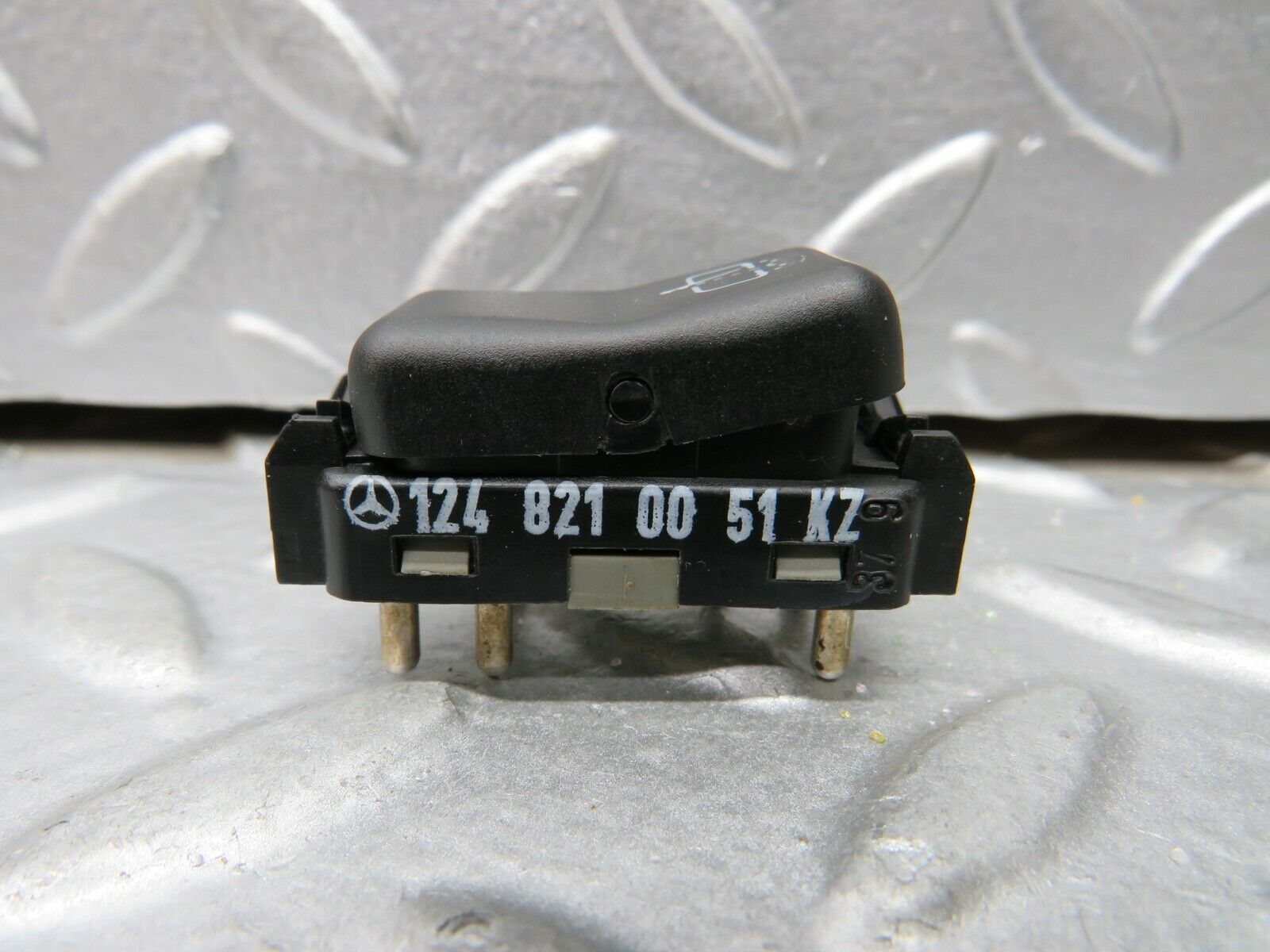 21883 Mercedes-Benz S124 Wagon Tailgate Window Washer Switch 1248210051