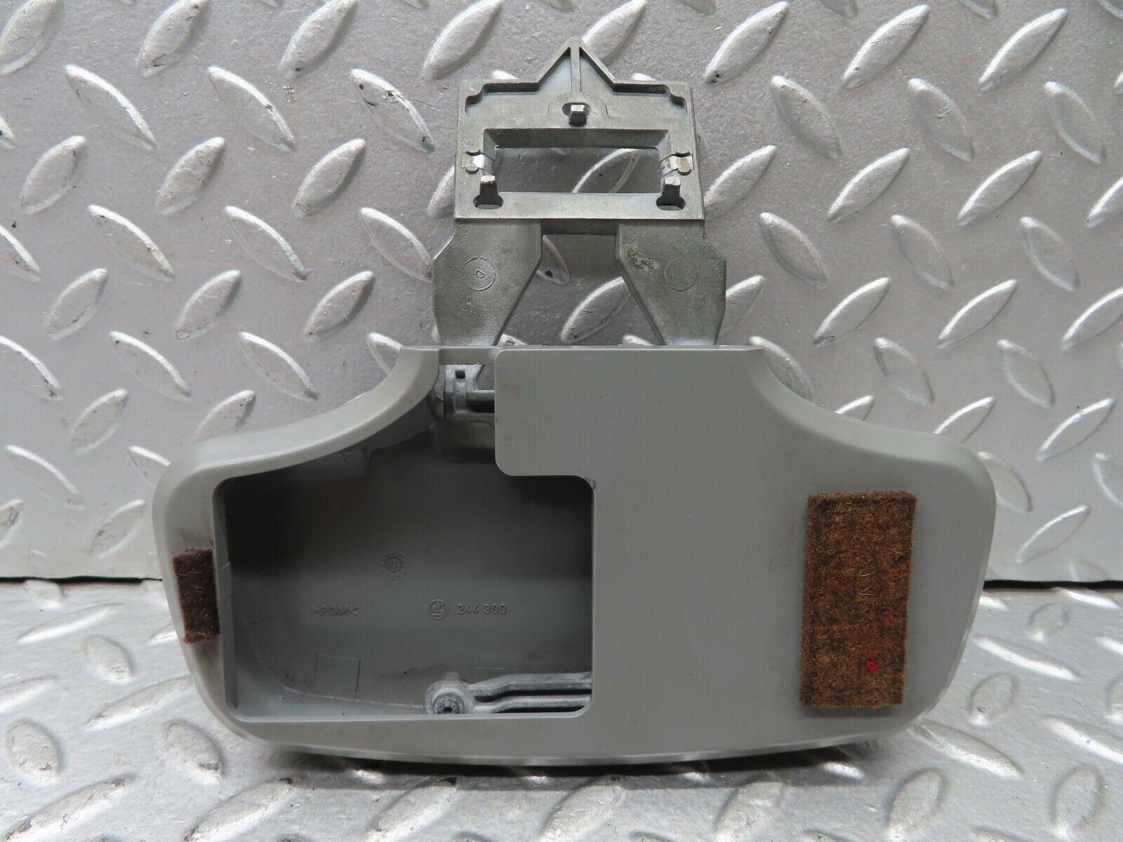 19424 Mercedes-Benz C140 CL420 Coupe Rear View Mirror Bracket