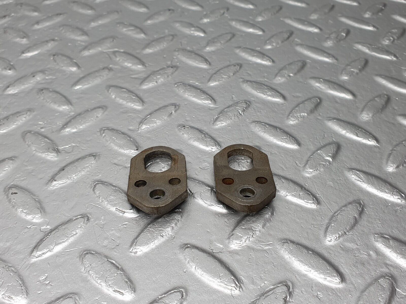 41360 Mercedes-Benz W116 350SE Fuel Injector Bracket Holder 2X