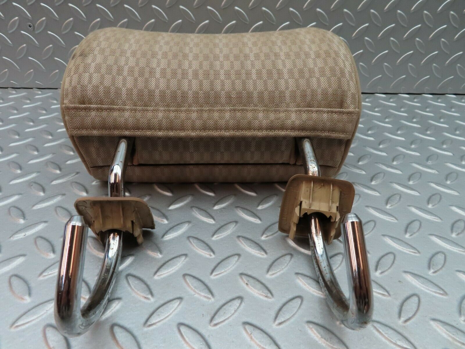 5545 Mercedes-Benz W124 230E Rear Headrest