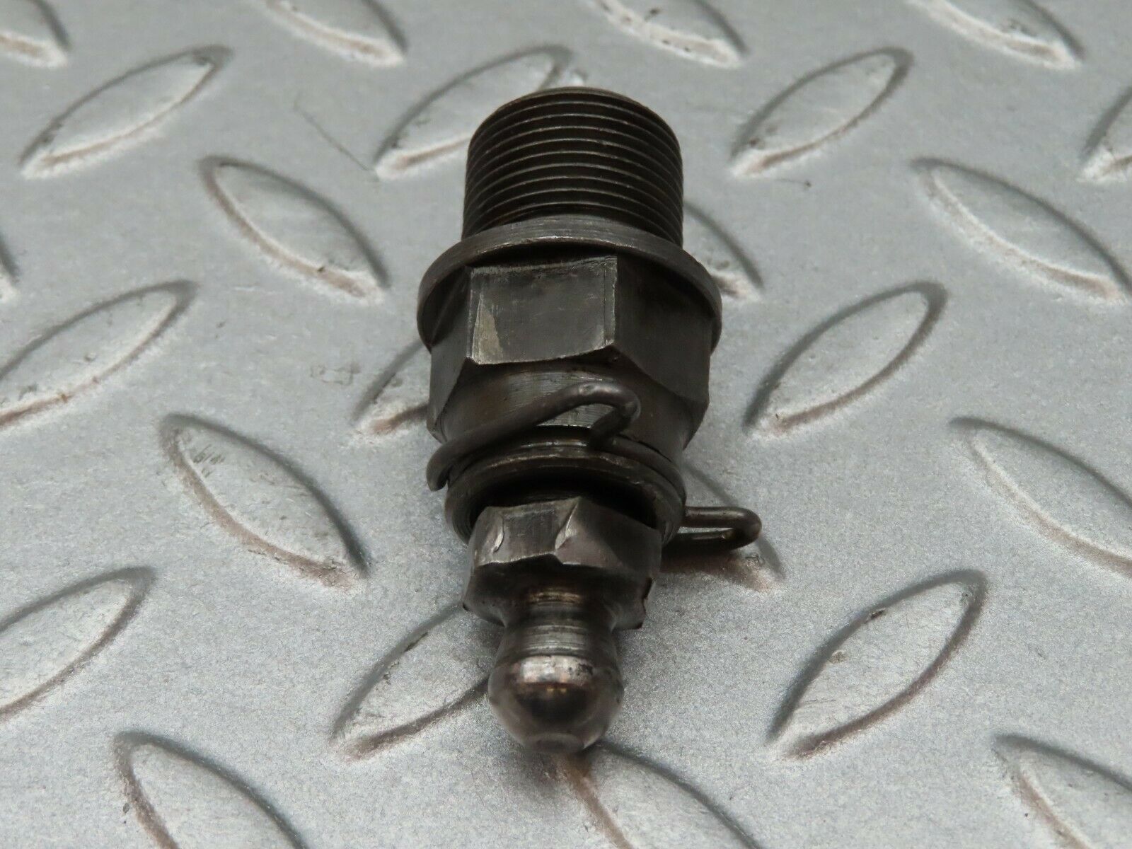 3541 Mercedes-Benz W108 280SE Ball Studs For Rocker Arm Mounting (Timing)