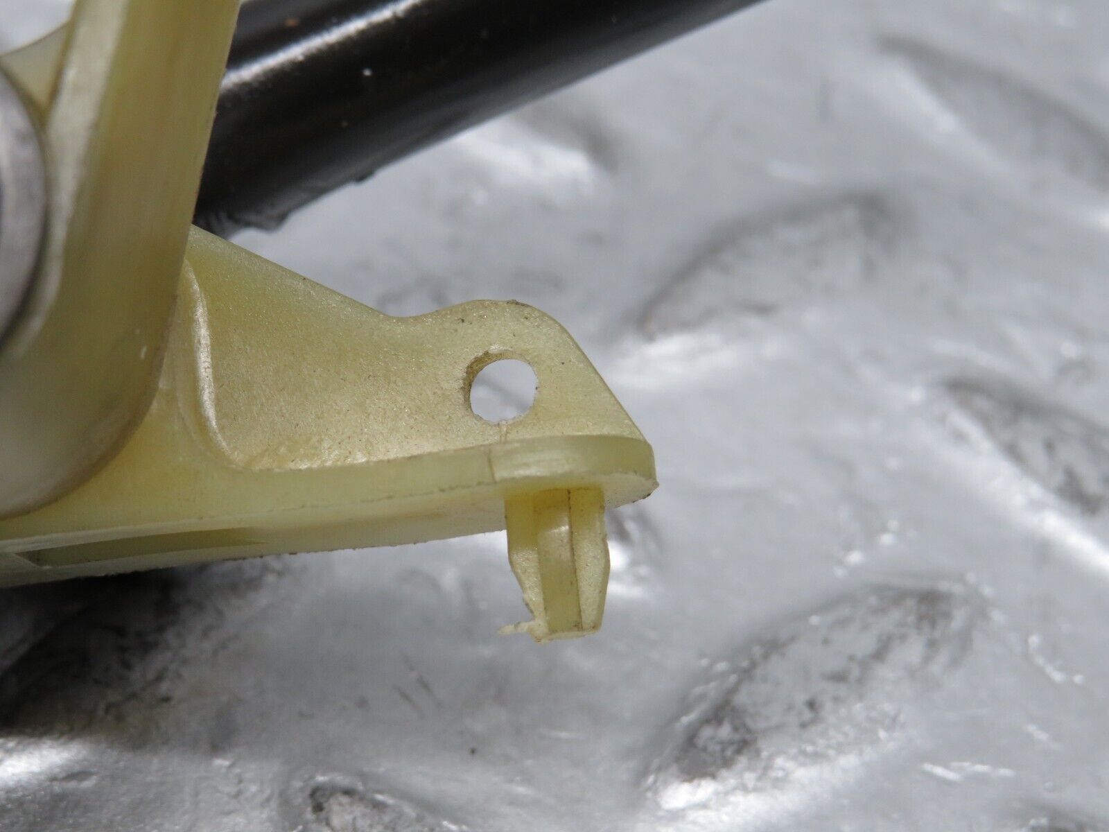 37939 Mercedes-Benz A124 320E Cabriolet Accelerator Pedal Linkage 2013010218