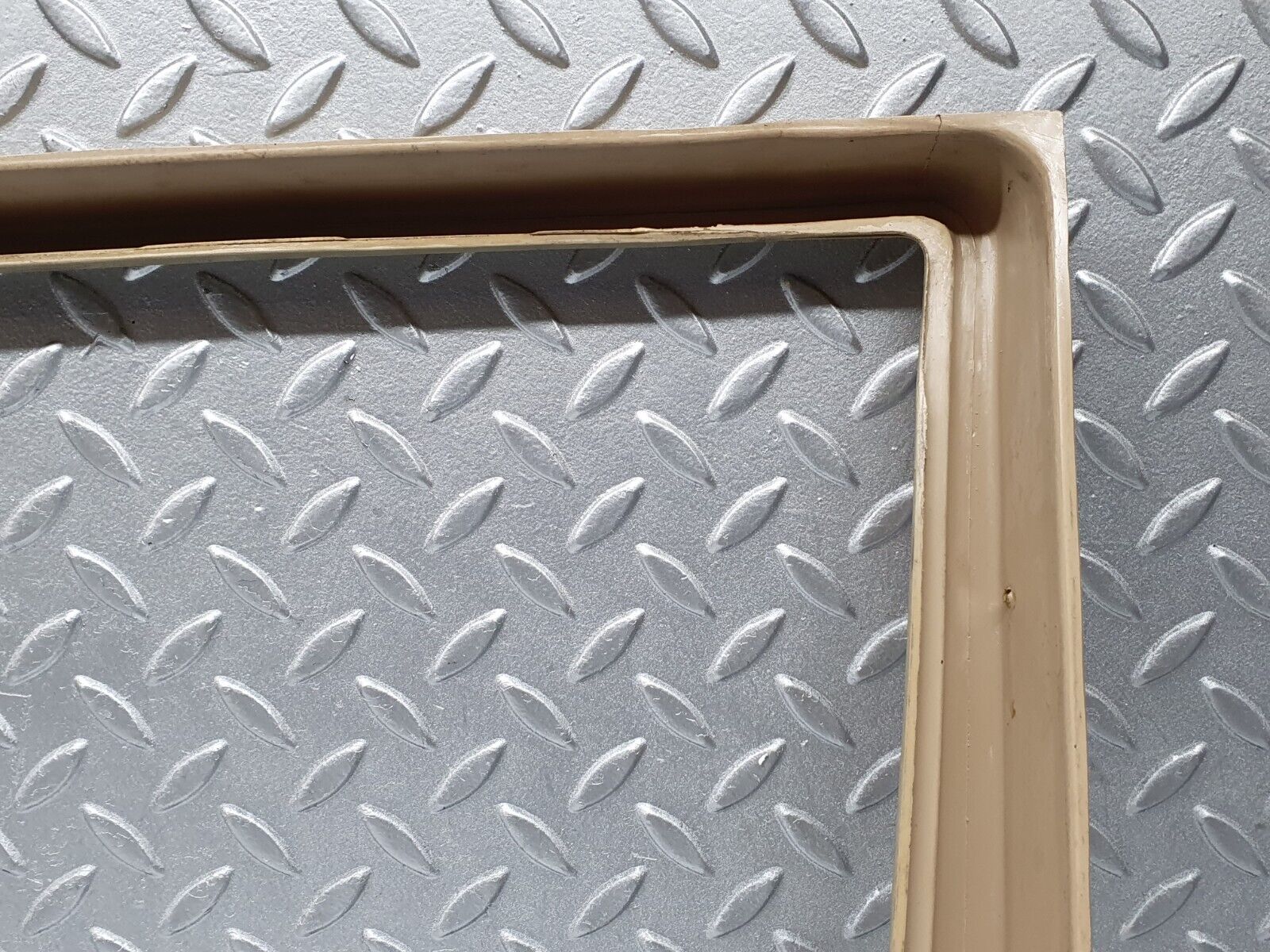 41198 Mercedes-Benz W126 300SE Front Left Door Window Frame Cover 1267250371