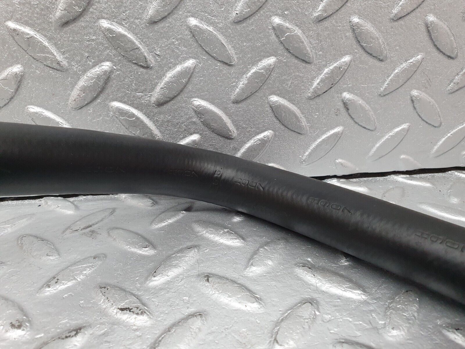 41173 Mercedes-Benz W126 300SE Heater Hose Pipe 12650113082