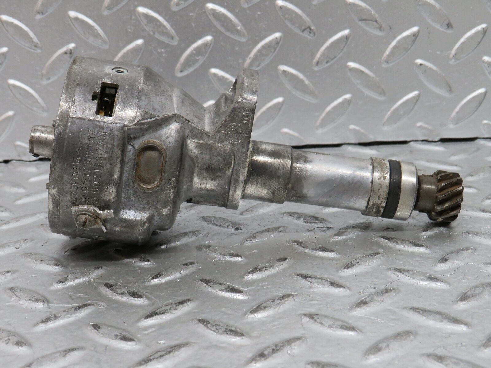 28097 Mercedes-Benz W123 280E Ignition Distributor Bosch 0021587701 0237302017