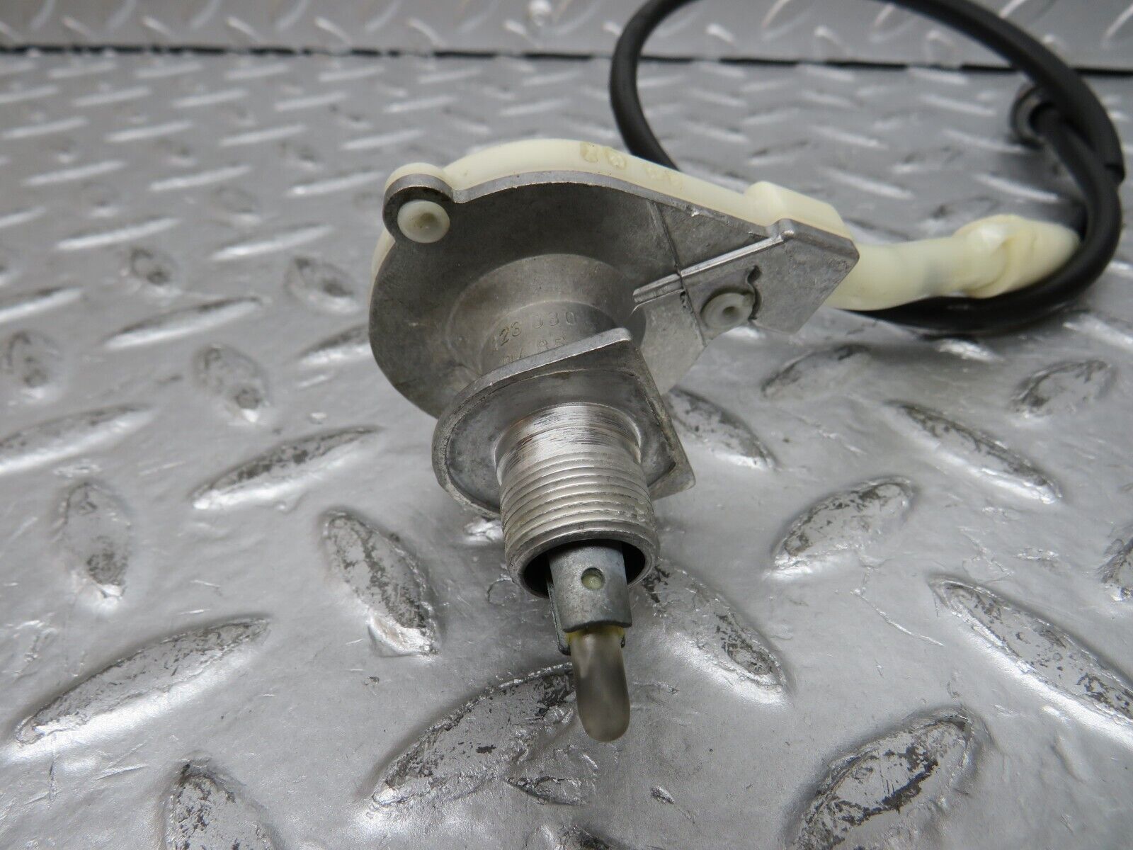 29778 Mercedes-Benz W123 230E Heater Regulator 1238300485