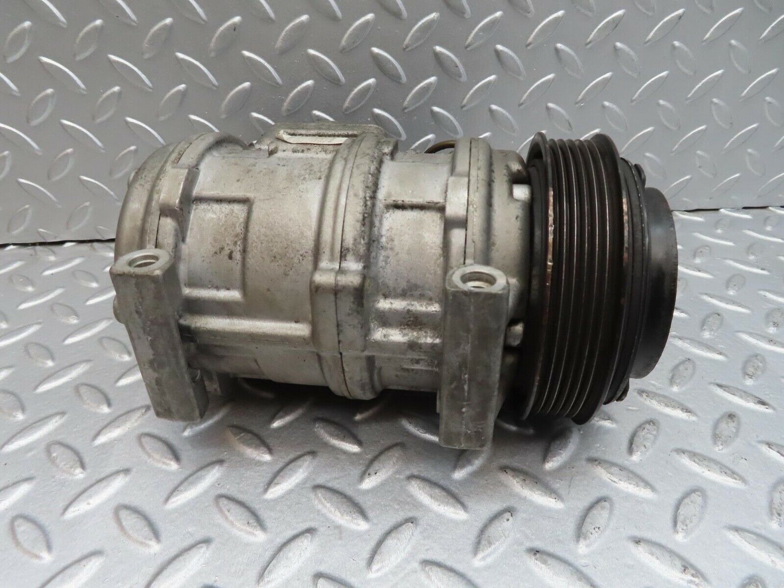 12201 Mercedes-Benz R129 300SL Coupe Air Con Compressor 0002300511