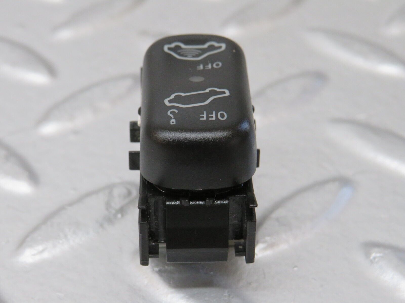 34961 Mercedes-Benz W210 320E Towing Alarm Switch 2108201710