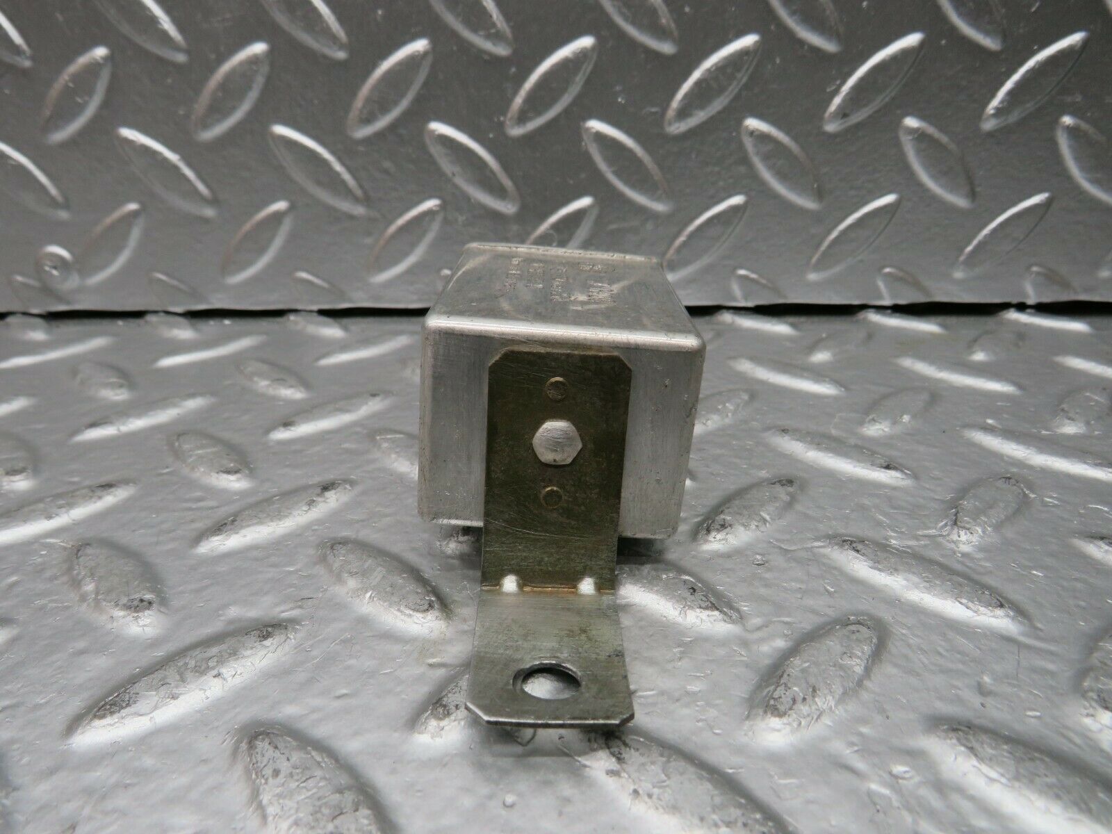 22726 Mercedes-Benz C107 450SLC Coupe Rear Heated Window Relay 1078200010