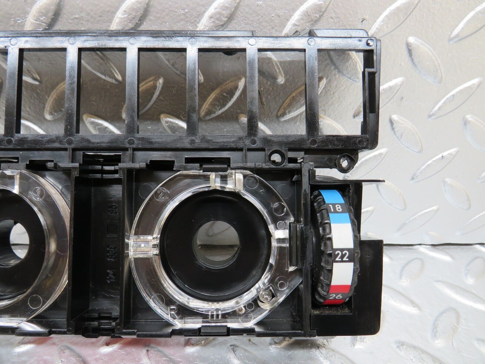 25656 Mercedes-Benz W124 280E Heater Control Unit Panel 1248302785